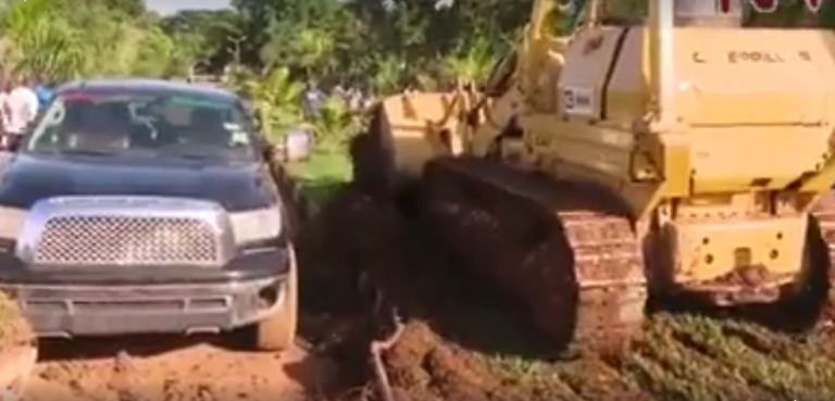 Grader-demolishes-Bobis-beach