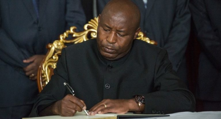 ndayishimiye-sworn-in-as-burundis-new-president-1000x540