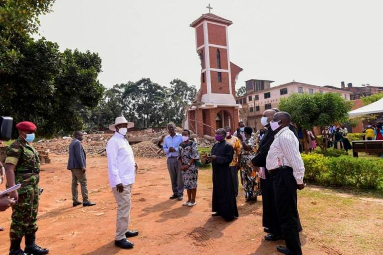 Museveni at Ndeeba church