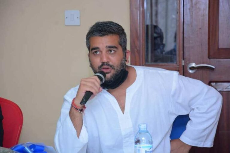 Rajiv-addresing-Council-members