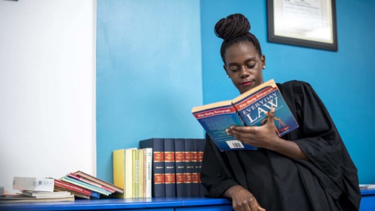 An associate of the LegalTech Lab (1)