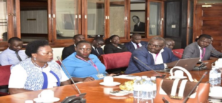 Hon. Ntabazi (L) with other officials from the Trade ministry during the committee meeting