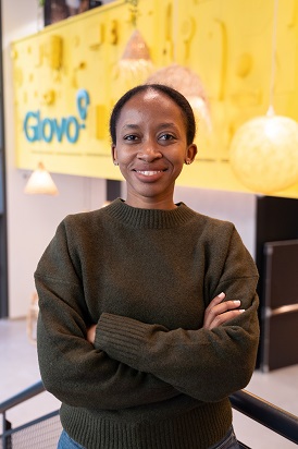 Vertical_Headshot_Shiro_Theuri