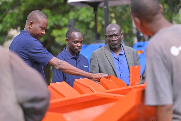 Farmers at the sugar outgrowers exhibition in Kakira, courtesy of dfcu Bank and Meta Plant and Equipment Uganda (1)